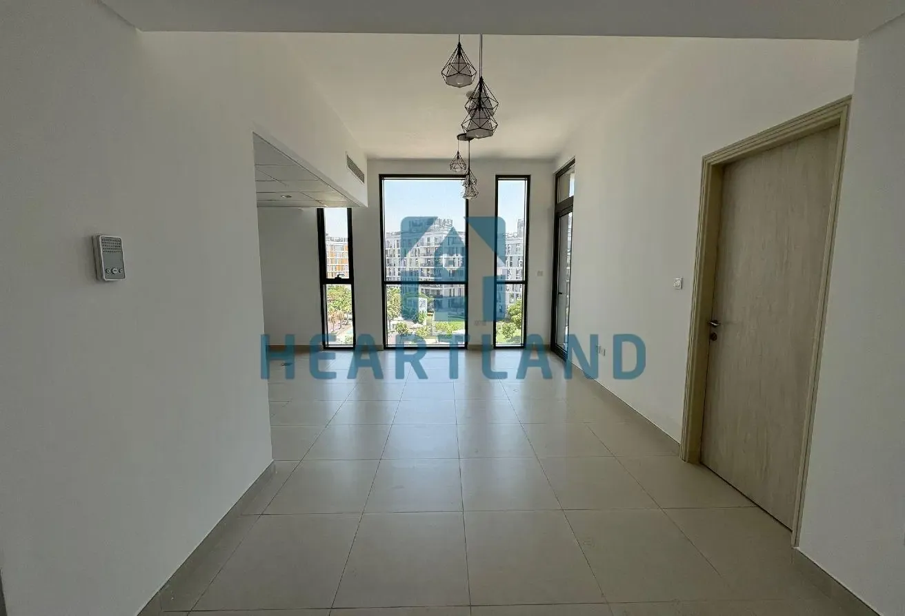 12 Cheques | Spacious One Bed Apt | Midtown