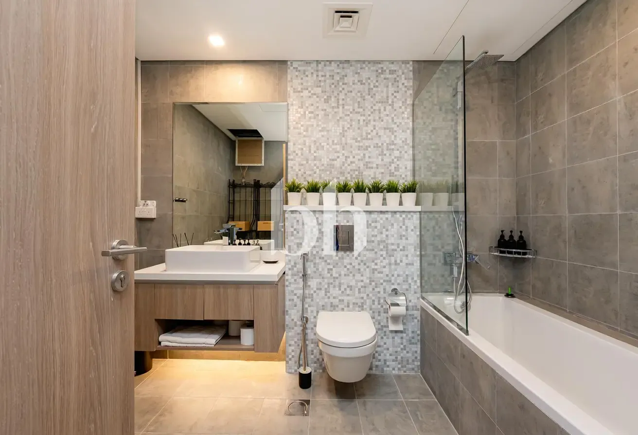 Luxury | Vacant | Fully Furnished