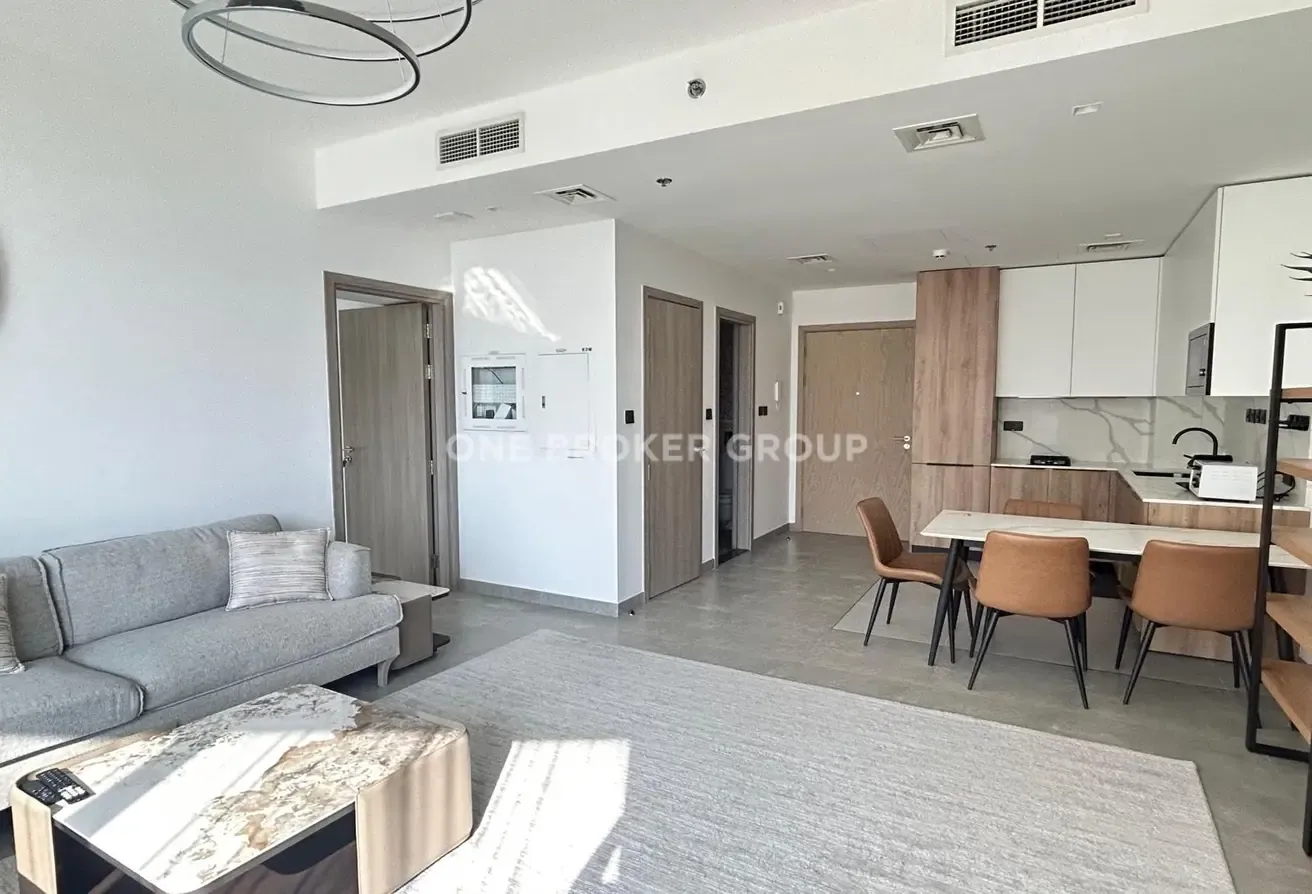 Marina View Gem | Furnished & Cosy | Upgraded
