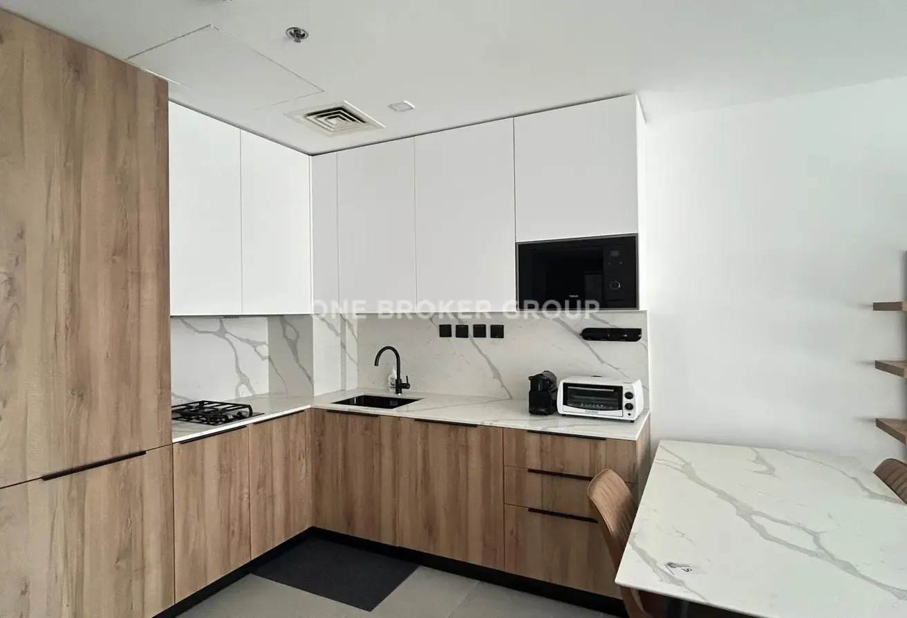 Marina View Gem | Furnished & Cosy | Upgraded