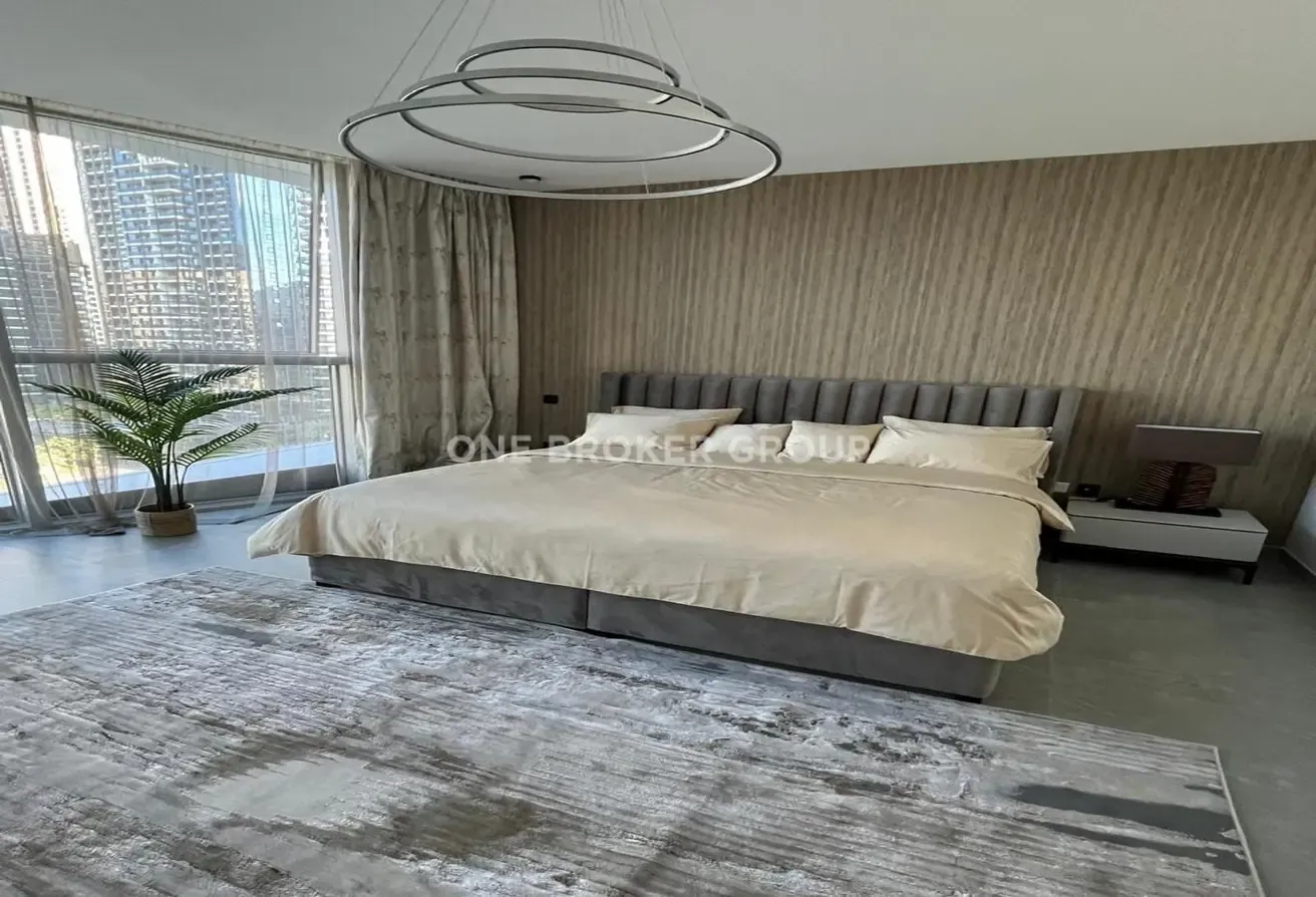 Marina View Gem | Furnished & Cosy | Upgraded