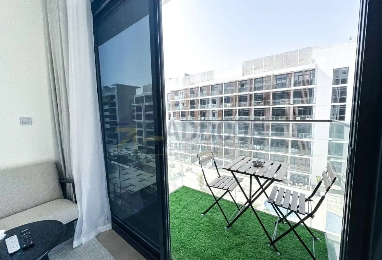 FULLY FURNISHED || READY TO MOVE || COMMUNITY VIEW