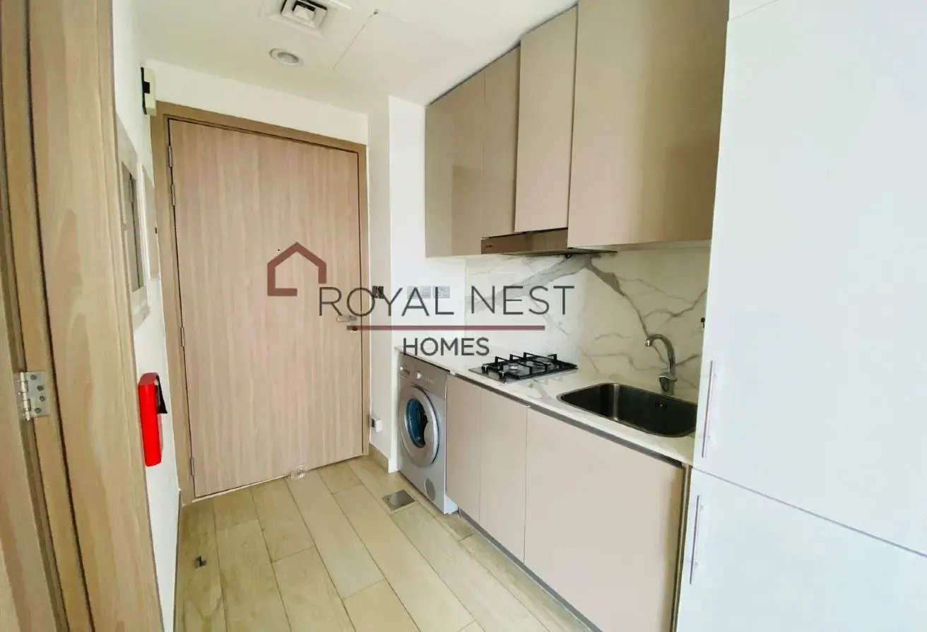 Hot Deal studio | 12 CHQ's | Boulevard View