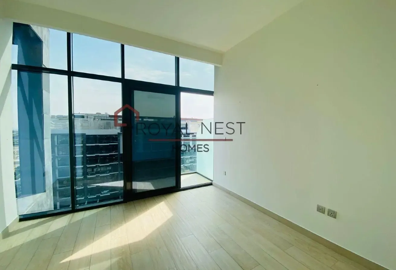 Hot Deal studio | 12 CHQ's | Boulevard View