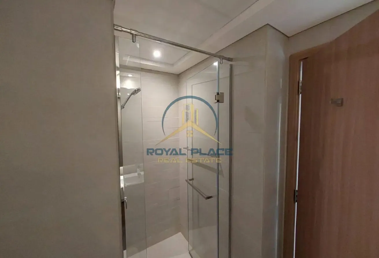 UNFURNISHED STUDIO | SPACIOUS | HIGH FLOOR