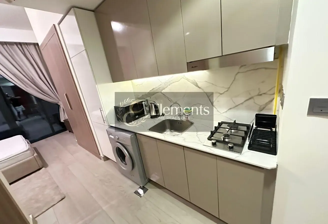 Community View / Pool View / Fully Furnished