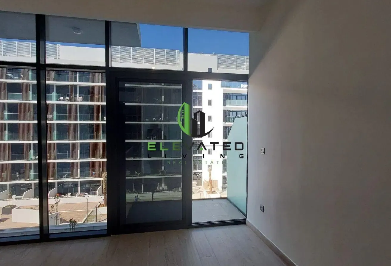 Well Maintained Studio | Vacant | Prime Location