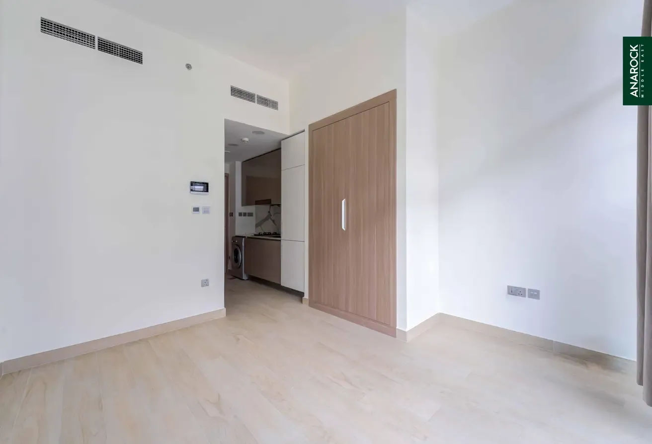 Semi Furnished | Cityscape View | Up To 4 Cheques