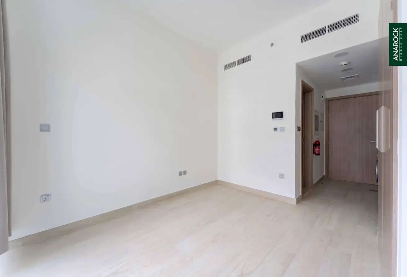 Semi Furnished | Cityscape View | Up To 4 Cheques
