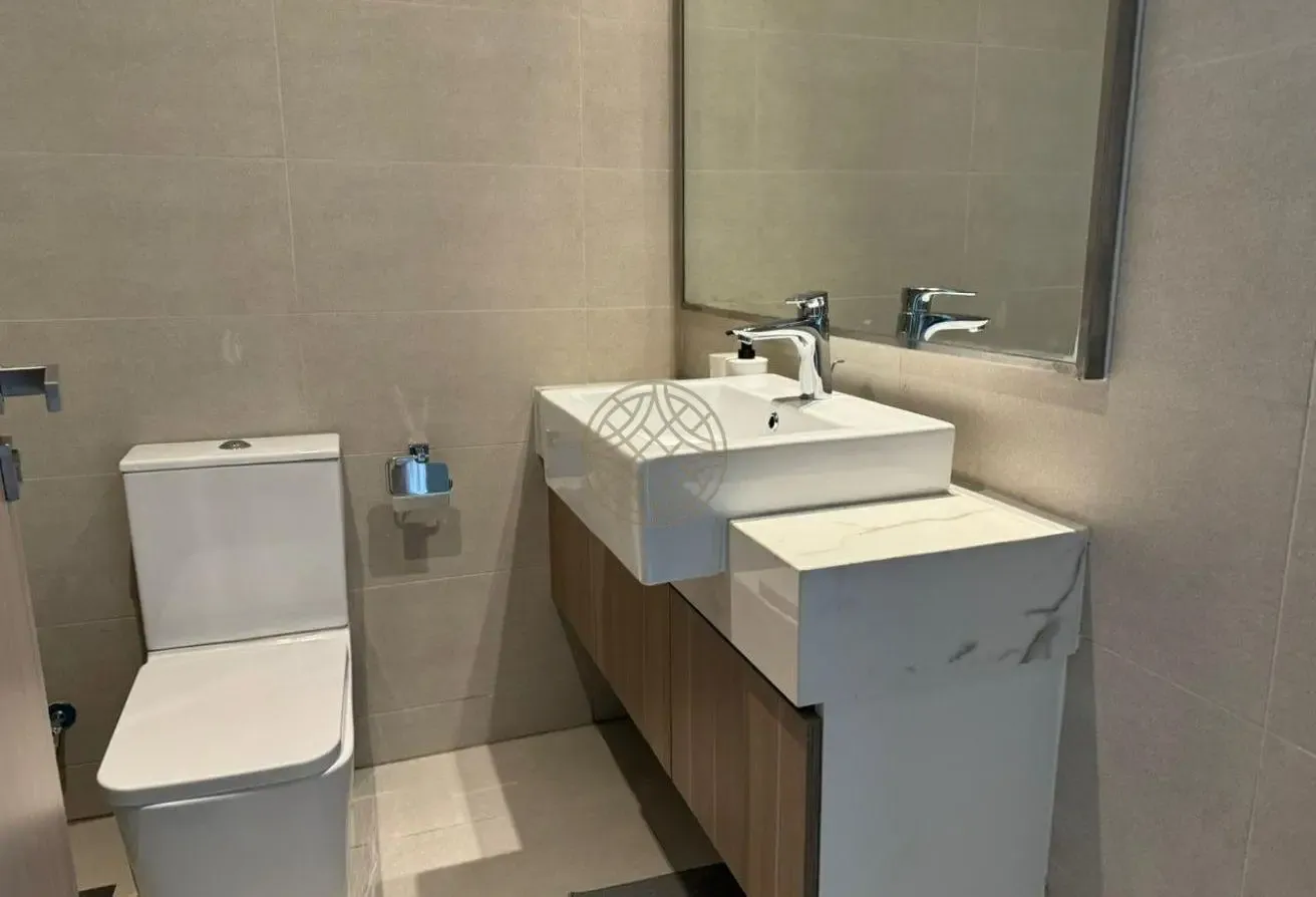 12 Cheques | Furnished | Boulevard View