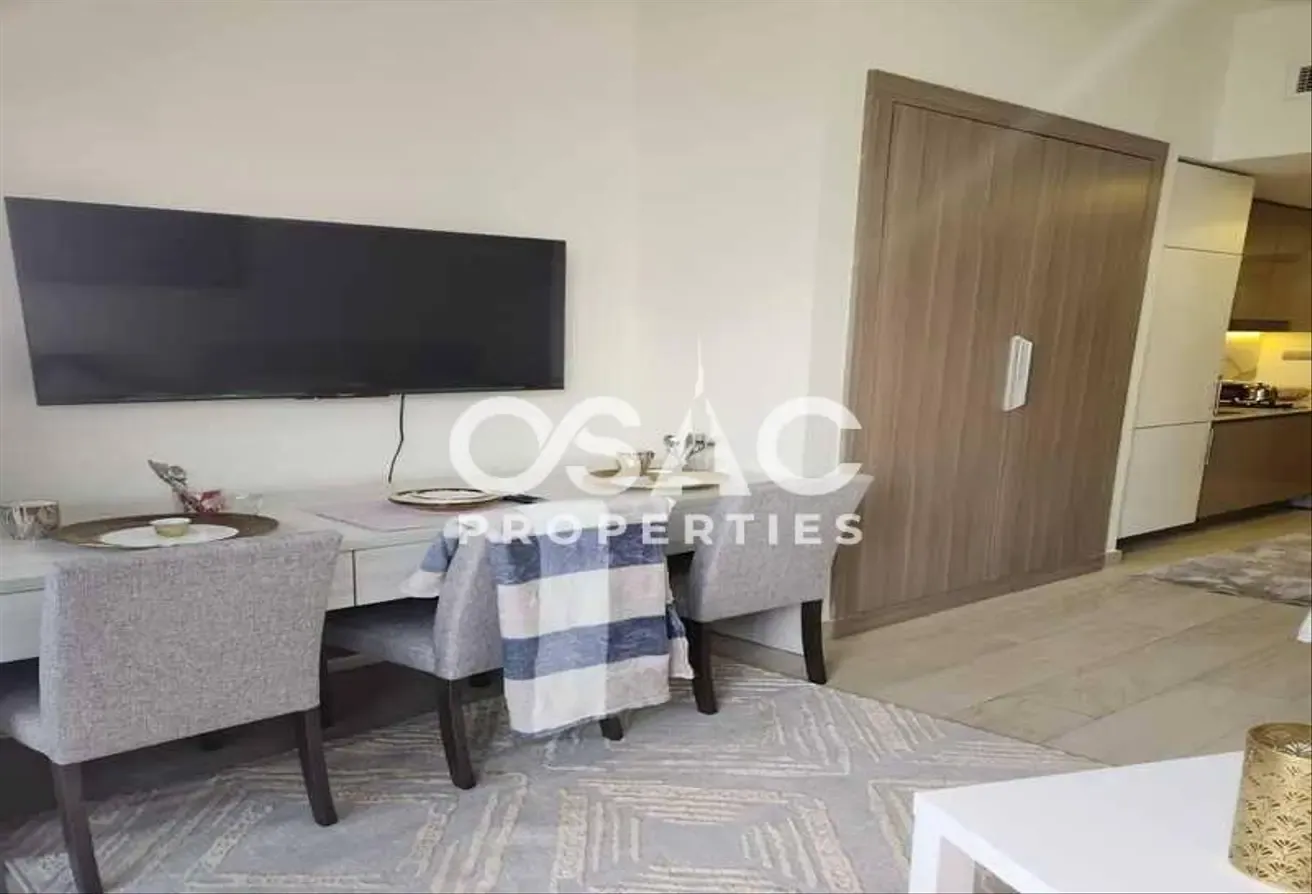 FURNISHED STUDIO I WELL MAINTAINED I PRIME UNIT