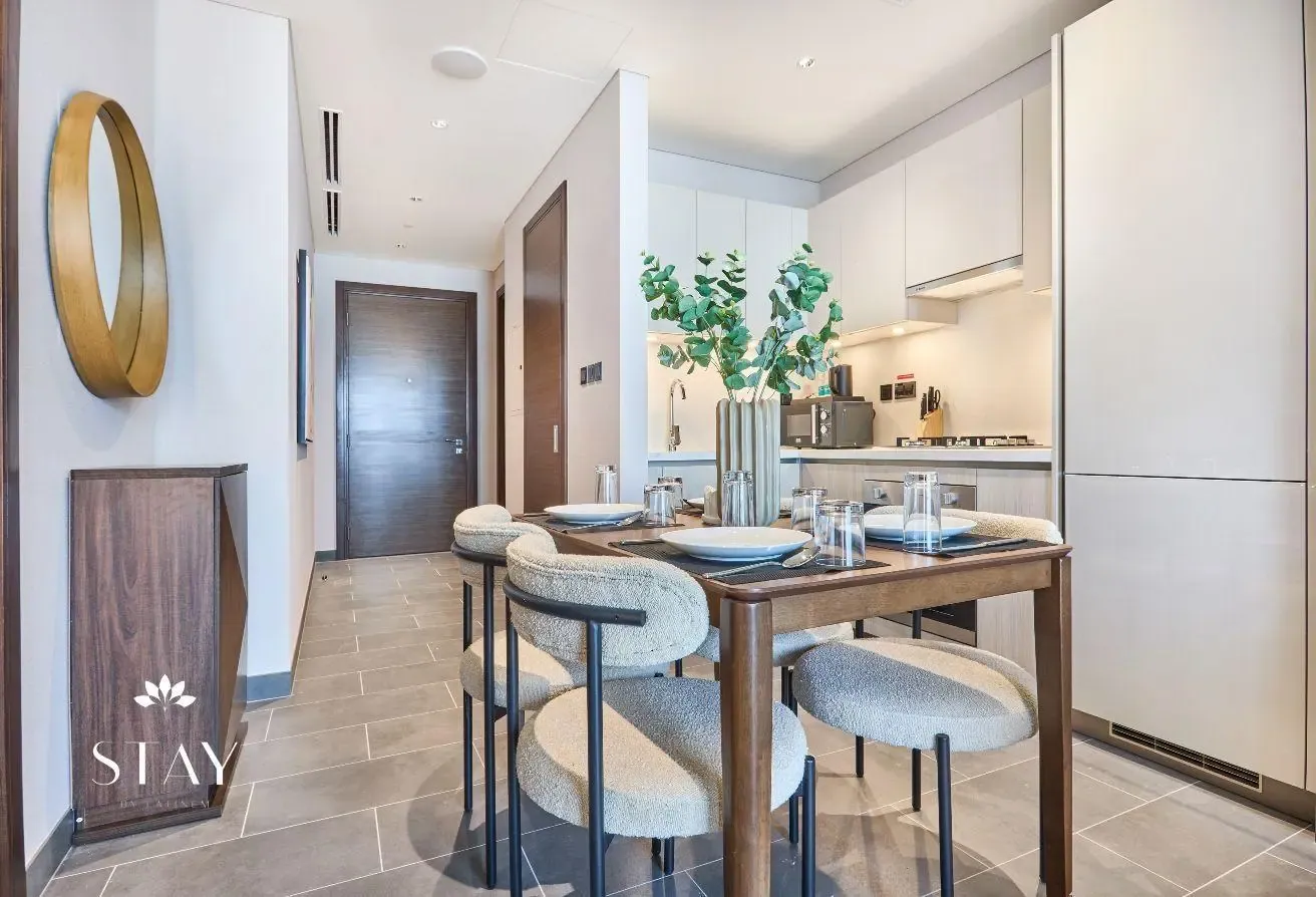 Brand New 1 BR + Study I Fully Furnished
