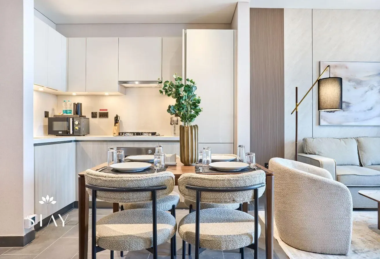 Brand New 1 BR + Study I Fully Furnished