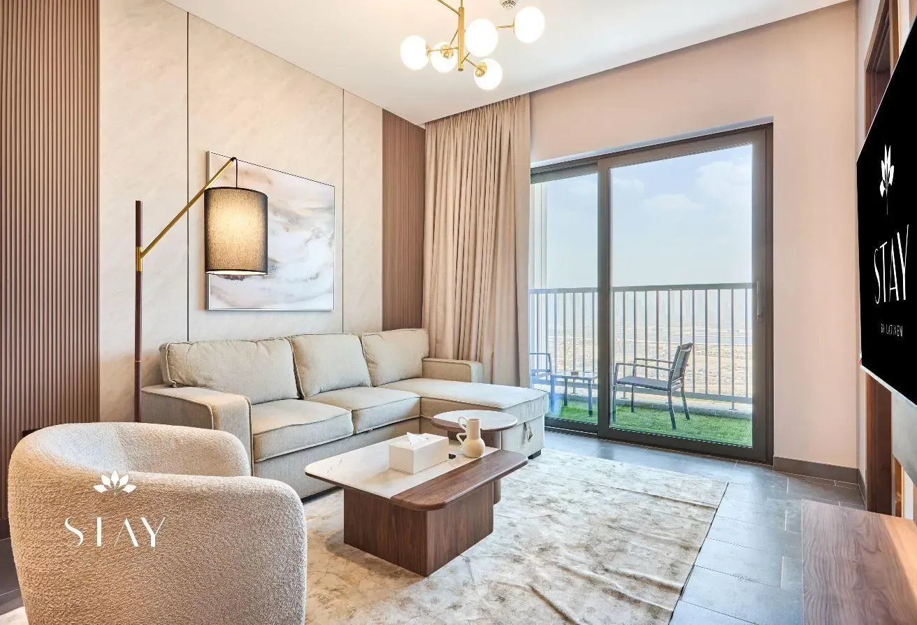 Brand New 1 BR + Study I Fully Furnished