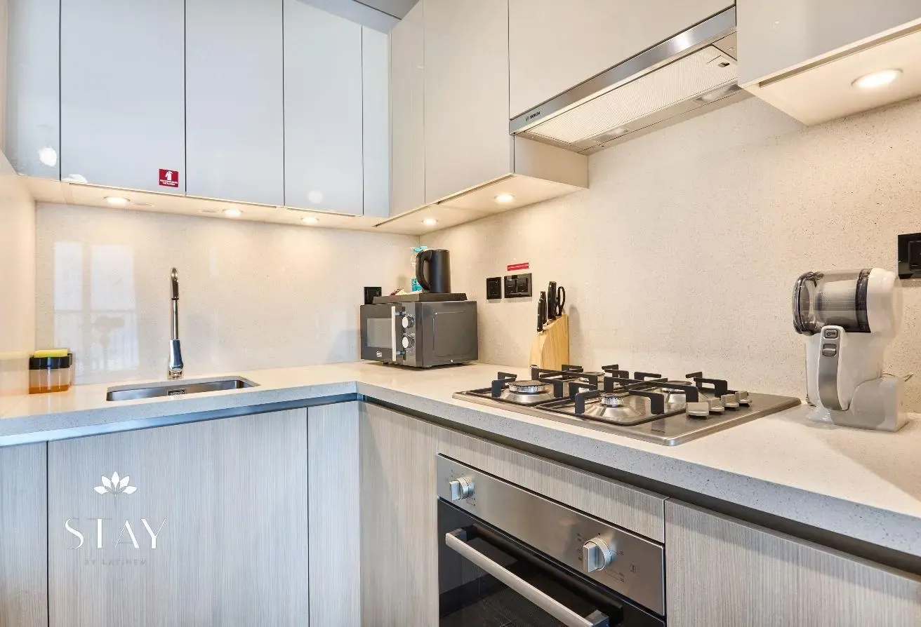 Brand New 1 BR + Study I Fully Furnished