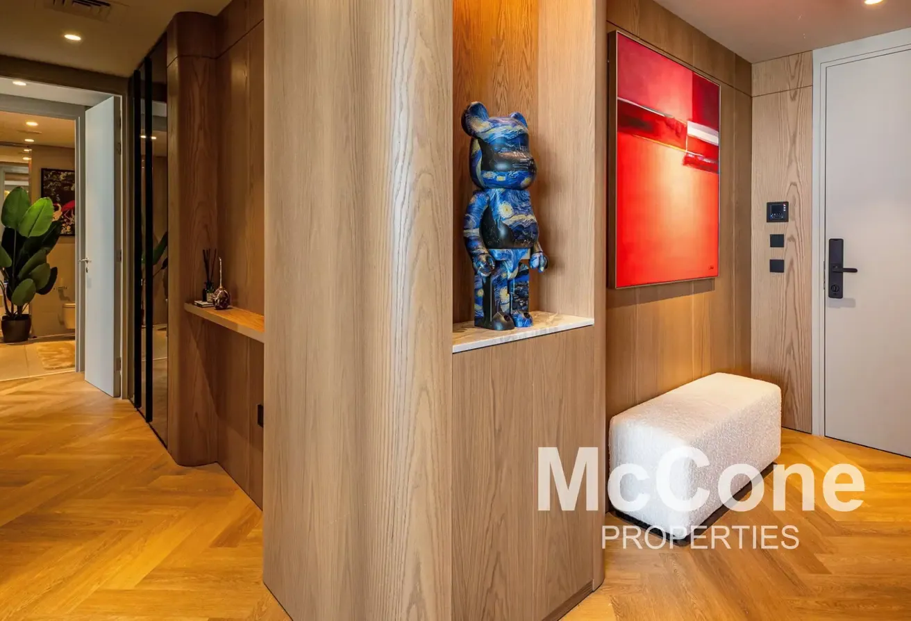 Upgraded | Fully Furnished | Ain View
