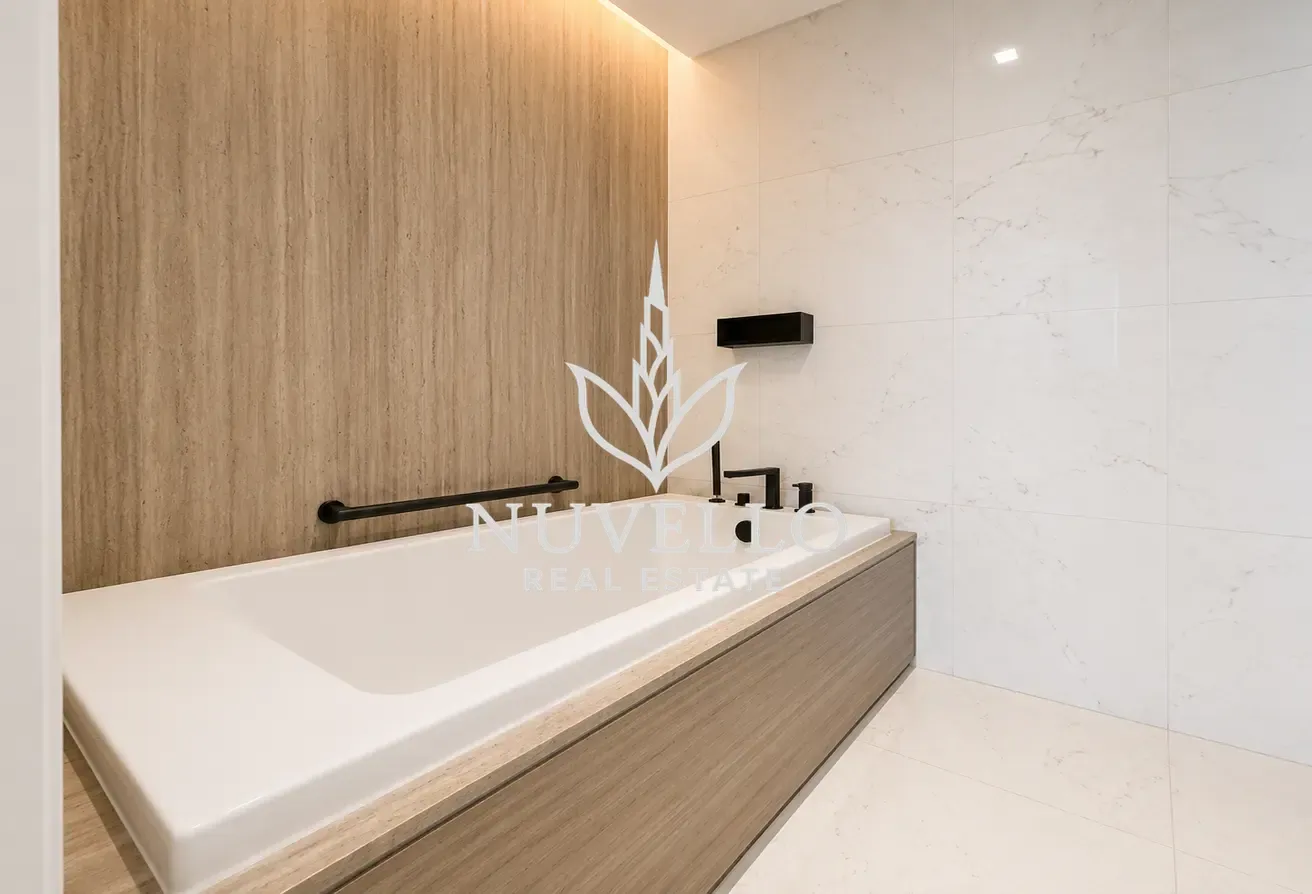 High Floor | Sea-Sunset View | 4 Cheuqes