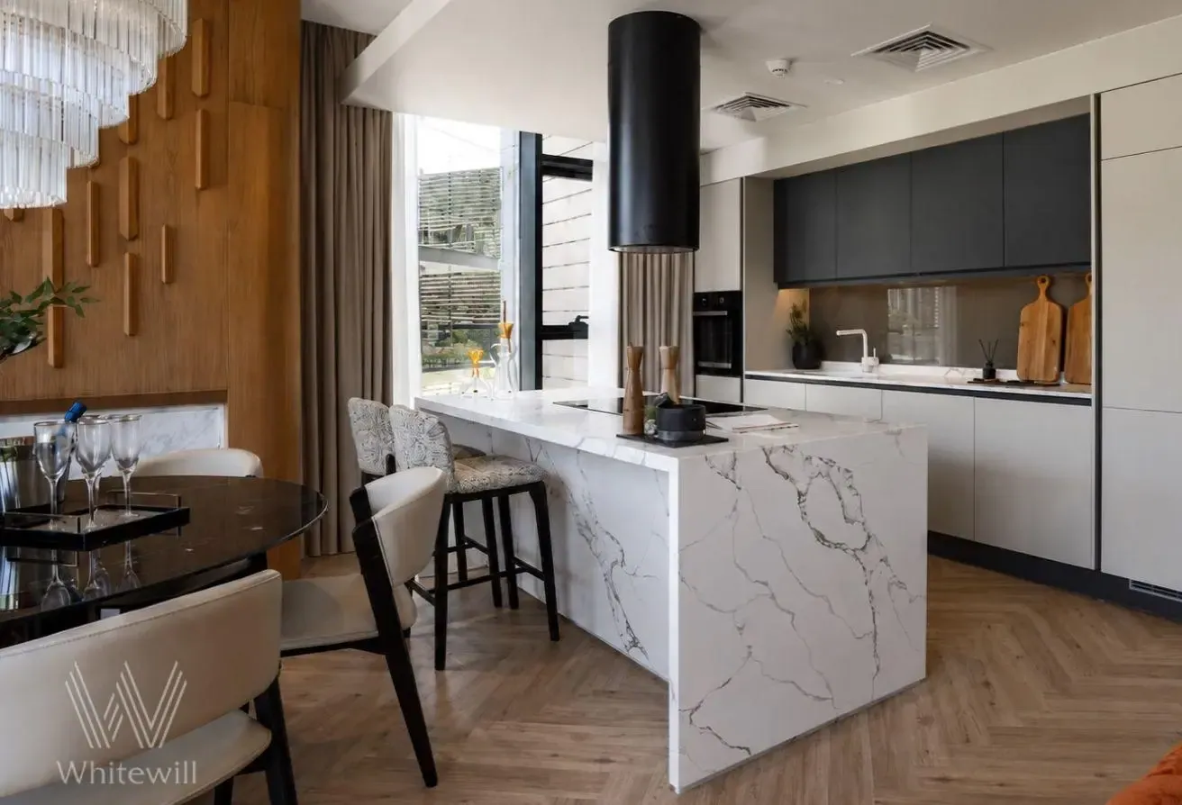 Upgraded Corner Unit | Green Park&Partial Sea View