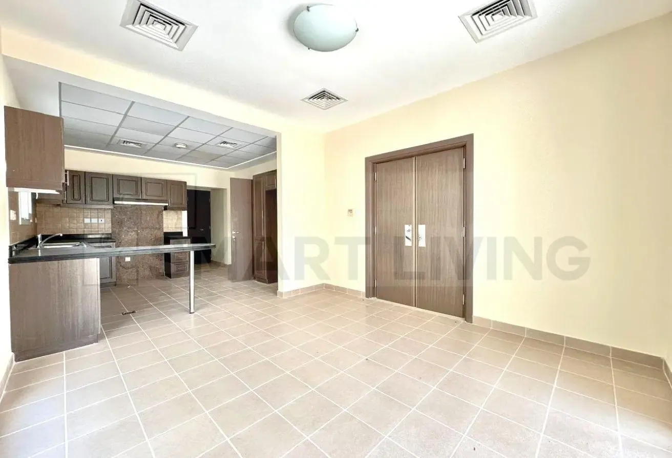 Ready to Move | 5 Bed Villa | Full Maint | 4 Chqs