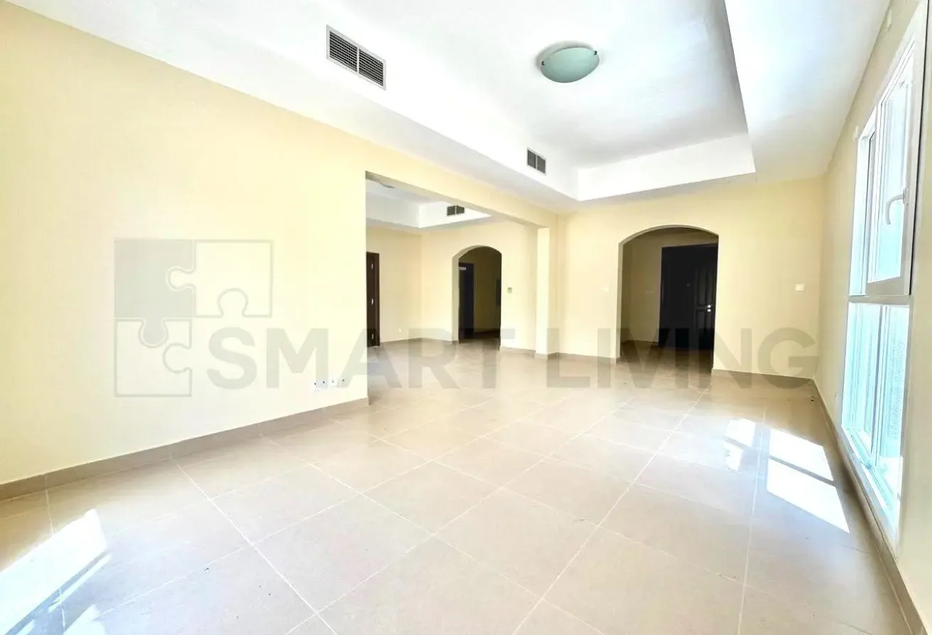 Ready to Move | 5 Bed Villa | Full Maint | 4 Chqs