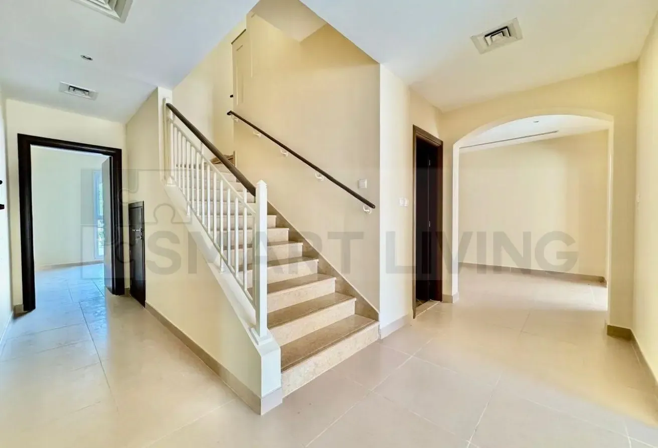 Ready to Move | 5 Bed Villa | Full Maint | 4 Chqs