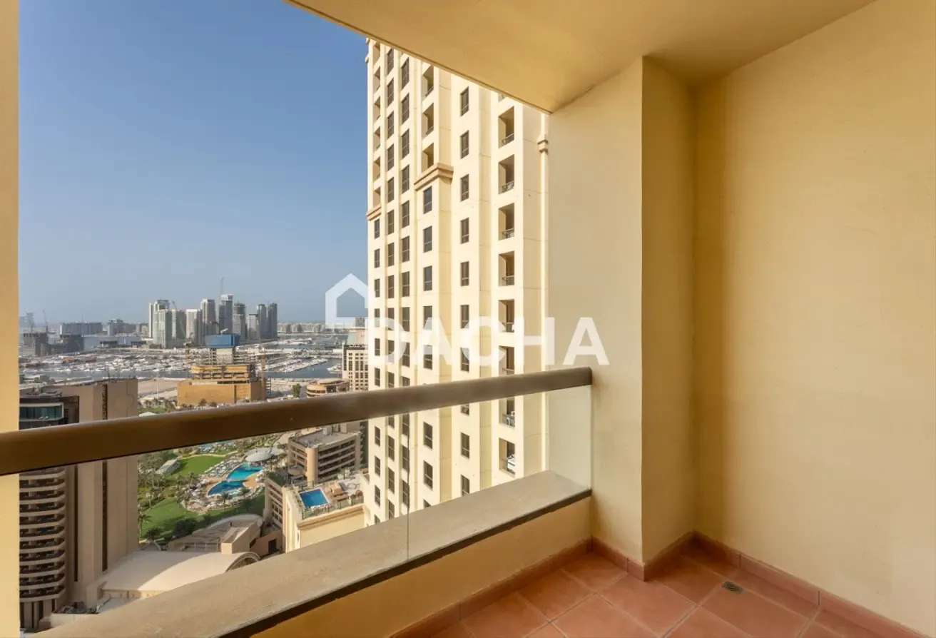 Up to 4 cheques | Sea view | Keys in hand | Bright