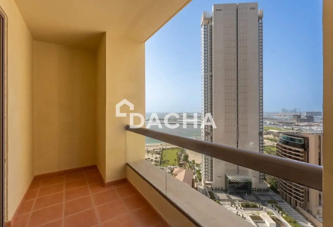 Up to 4 cheques | Sea view | Keys in hand | Bright