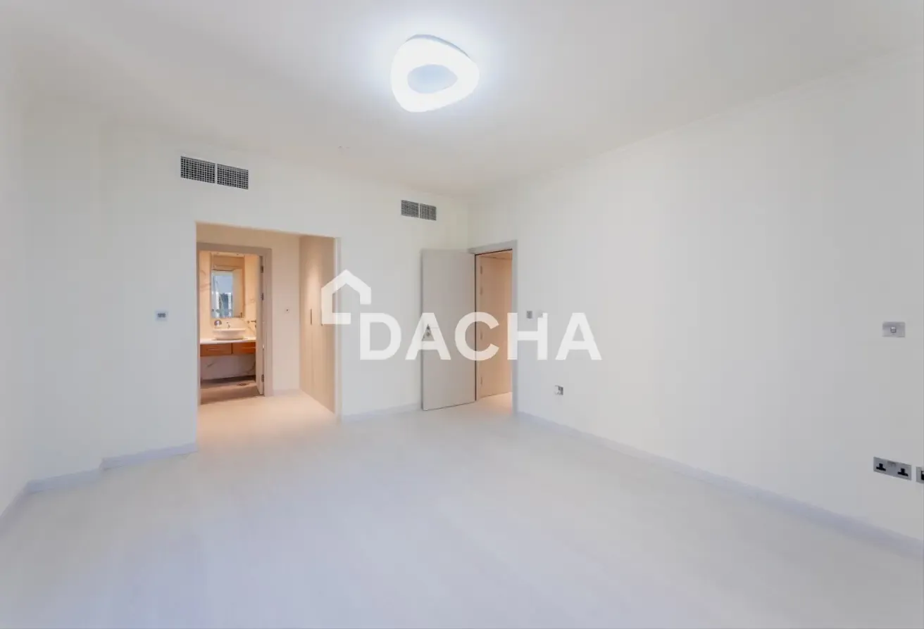 Up to 4 cheques | Sea view | Keys in hand | Bright