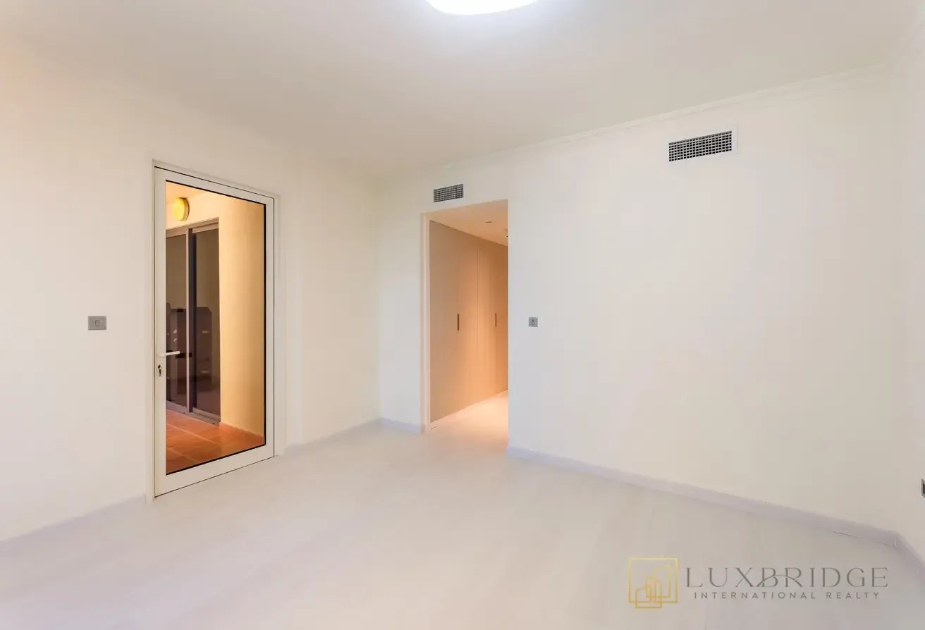 Upgraded | Unfurnished | Vacant | Sea View