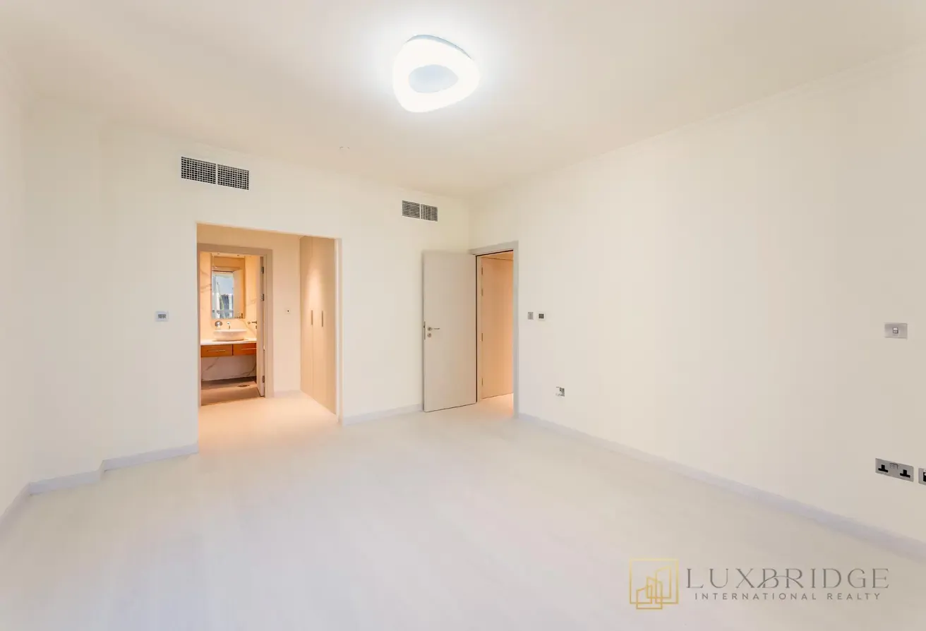 Upgraded | Unfurnished | Vacant | Sea View
