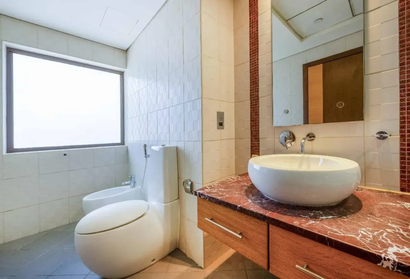 Sea View Upgraded 2BR | Balcony | Murjan