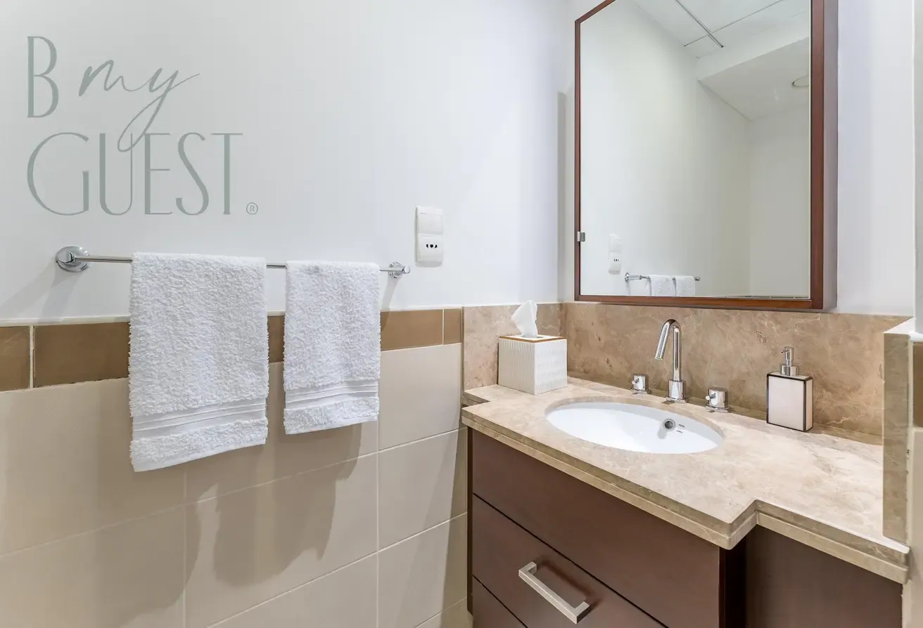 Amazing Inner City 1BR in Downtown near Dubai Mall