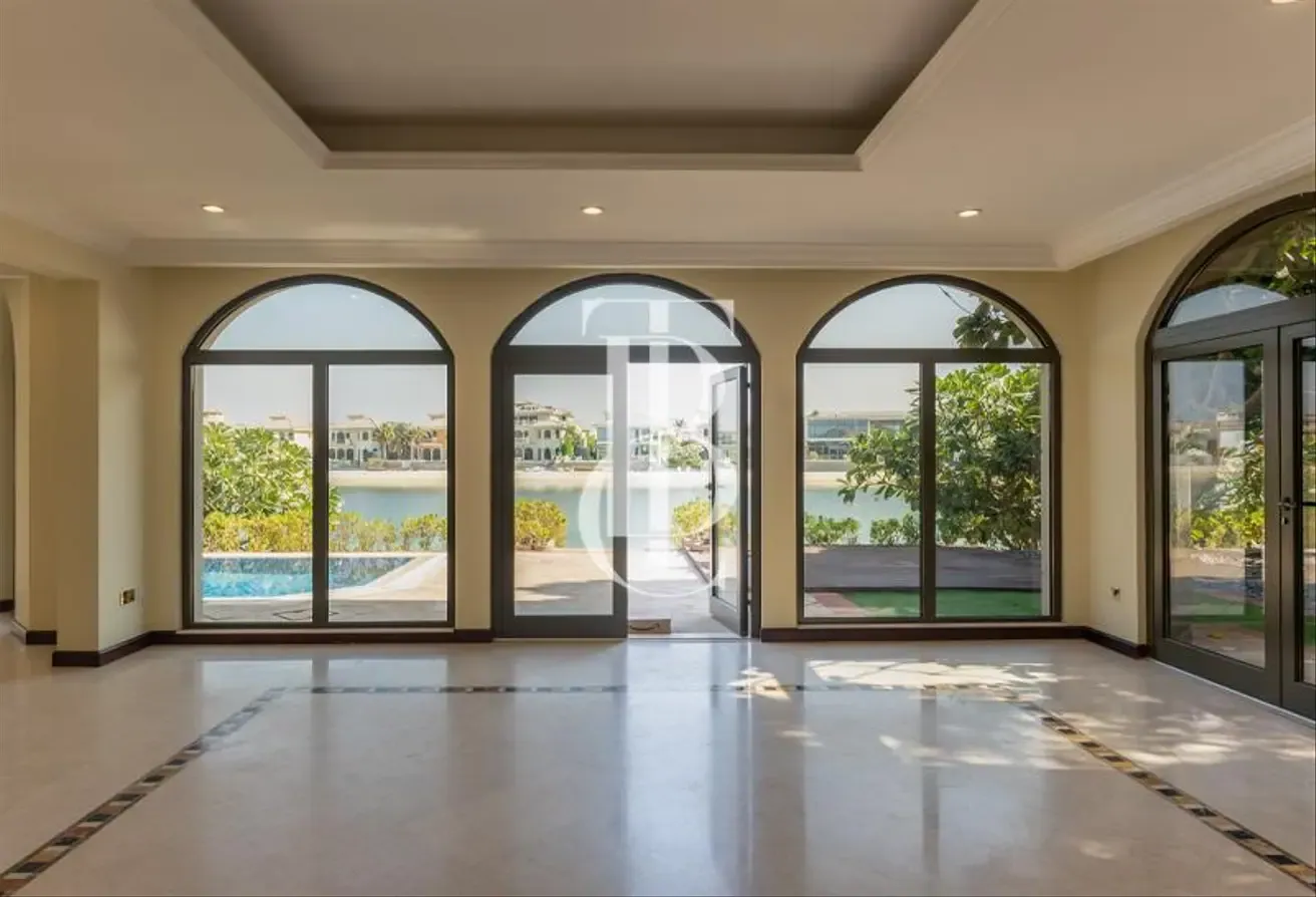 Perfect Open Plan Family Home with Exquisite Views