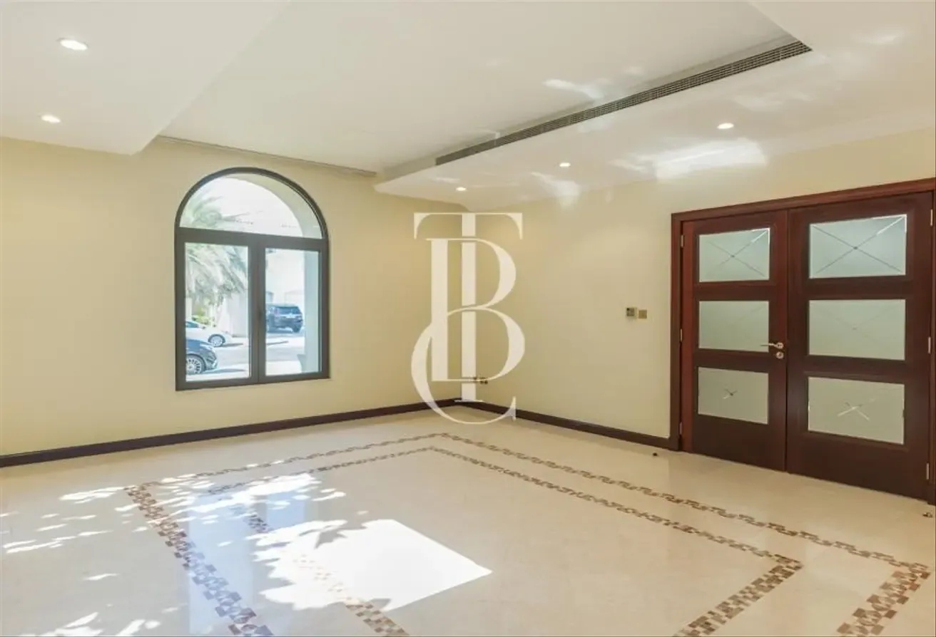 Perfect Open Plan Family Home with Exquisite Views