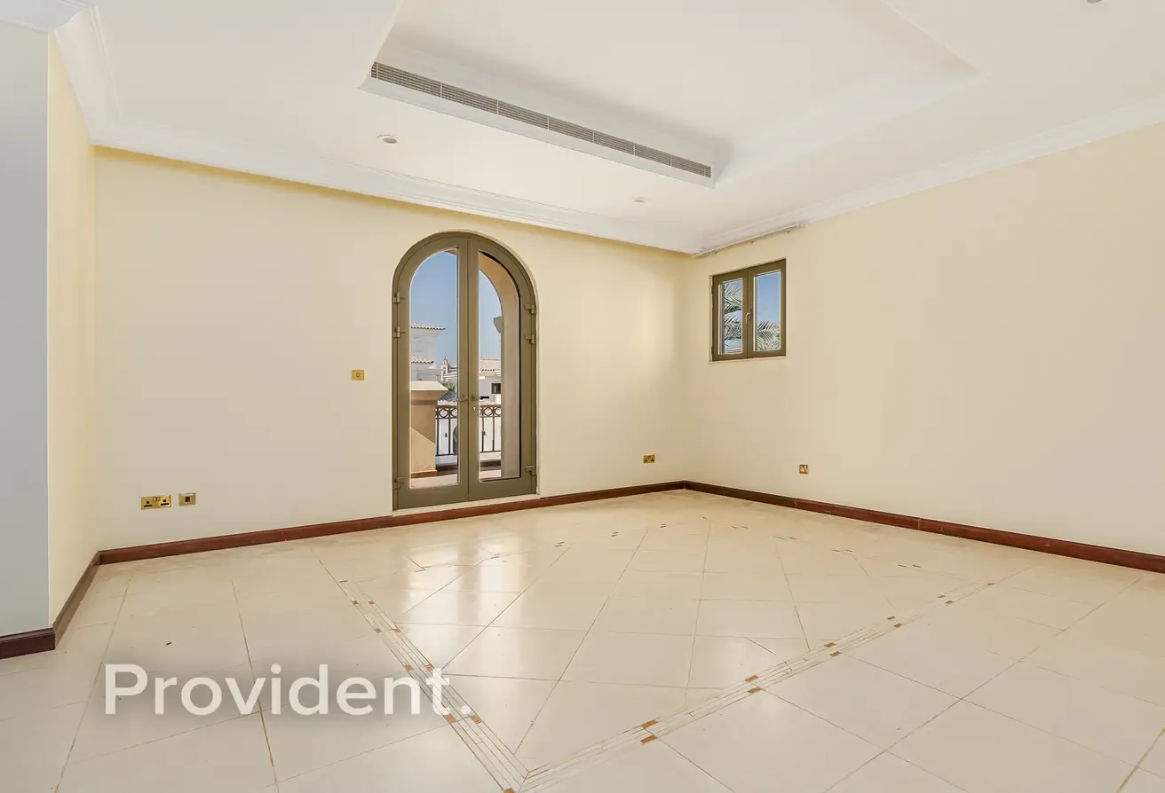Palm Jumeirah Villa | Pool | Direct Beach Access