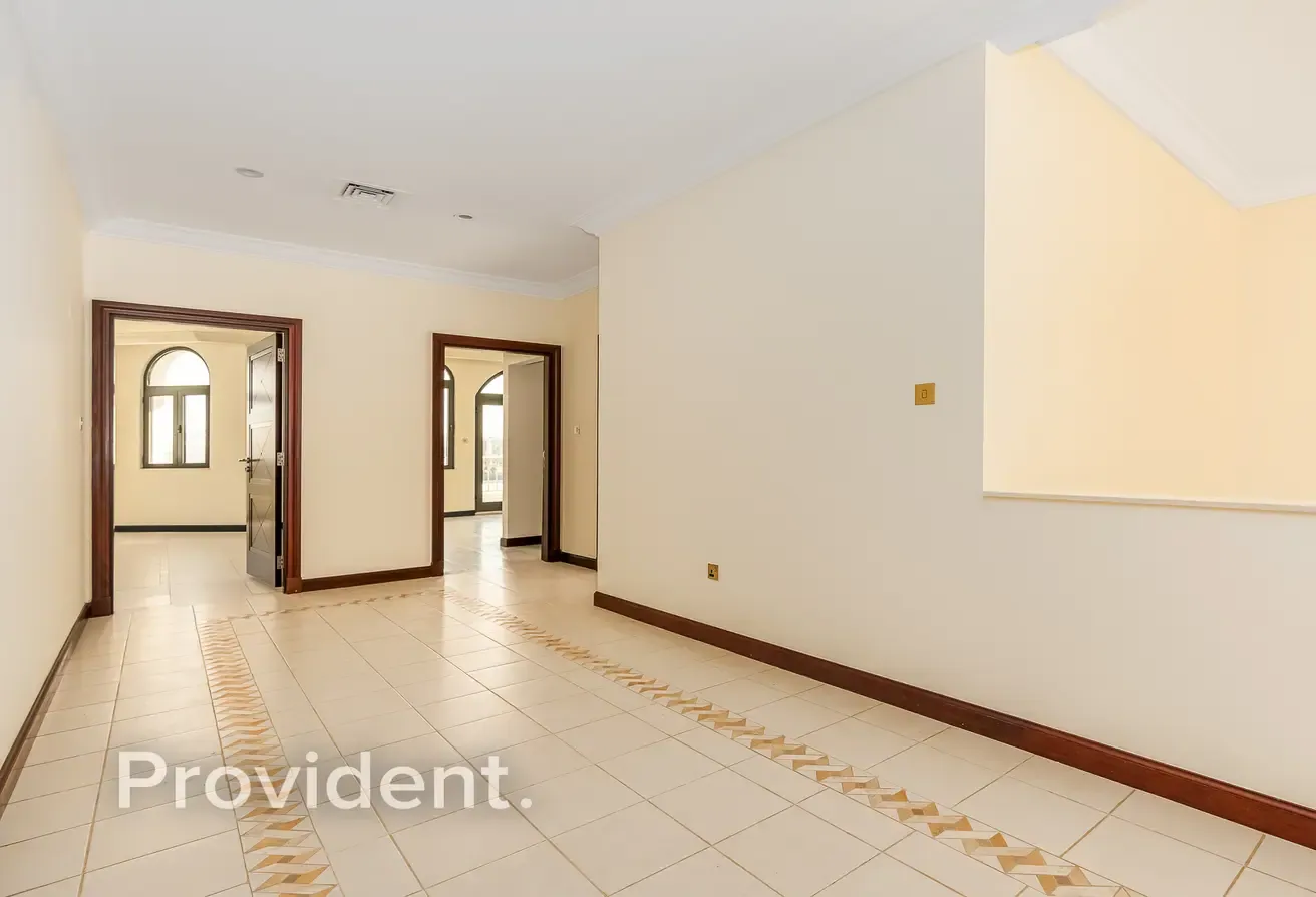 Palm Jumeirah Villa | Pool | Direct Beach Access