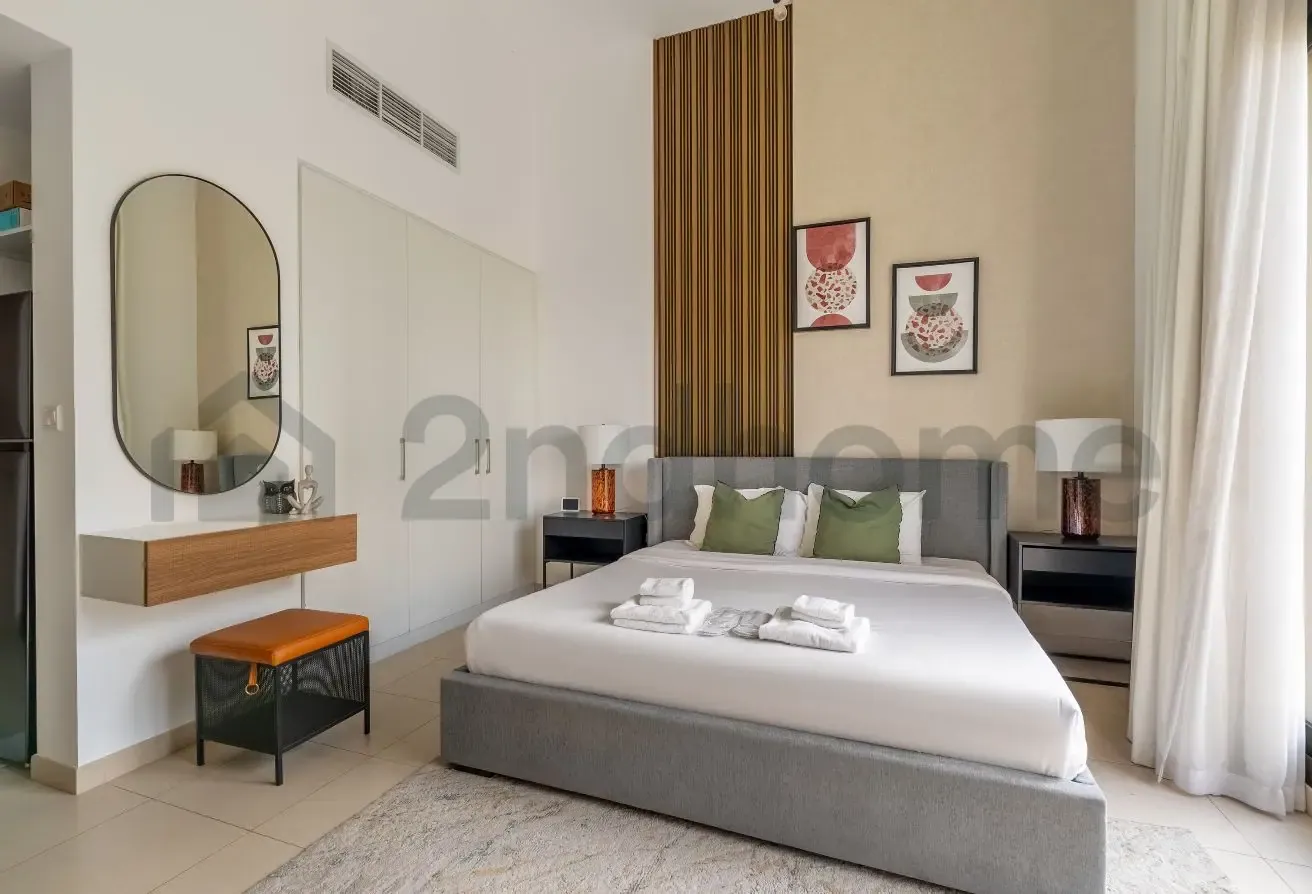 Summer Escape | Modern Studio at UNA Town Square