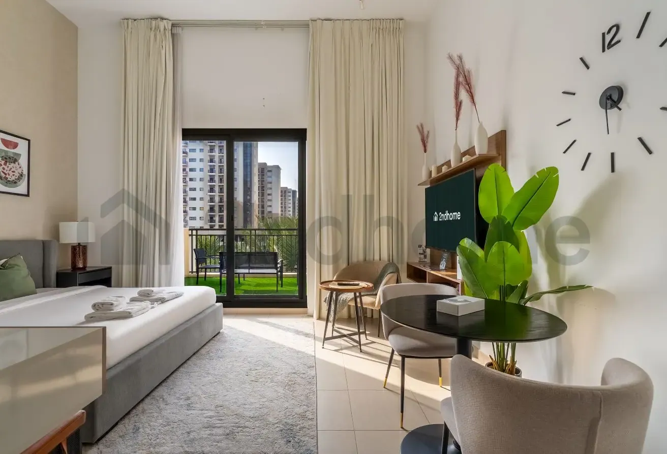 Summer Escape | Modern Studio at UNA Town Square