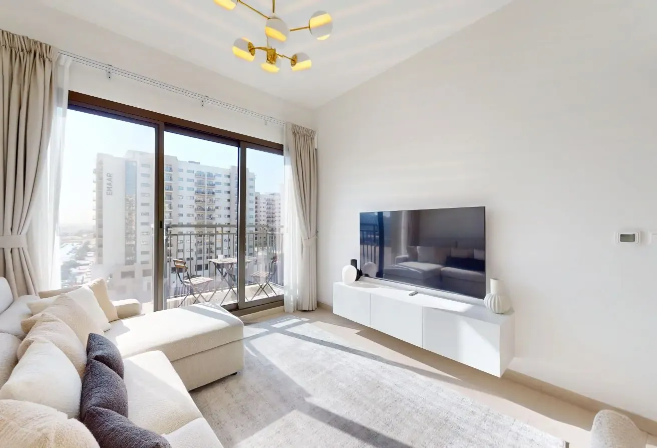 UNA Tower - Peaceful One Bedroom in Townsquare