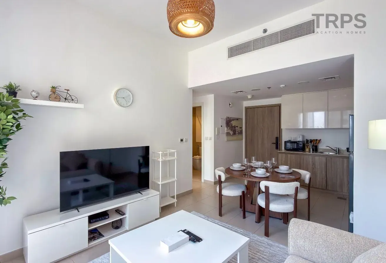 Modern Aprt. | Great Amenities | Fully Furnished