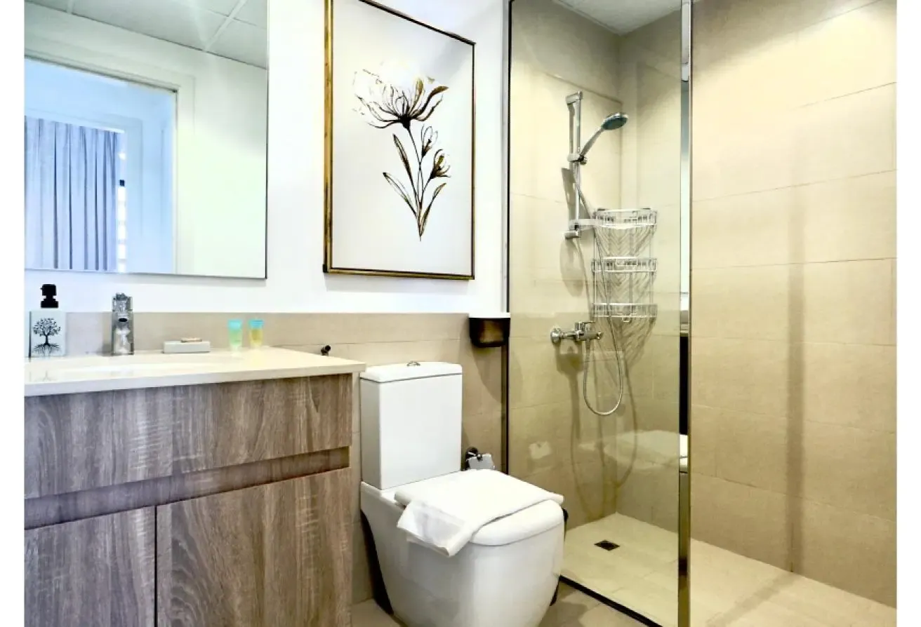 Modern 1BR | Pool & Gym Access | Prime Location
