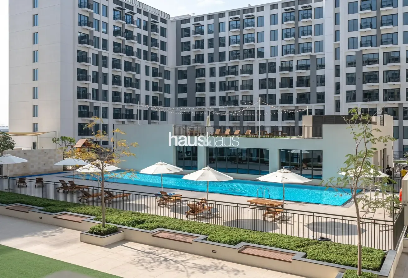 Chic 1BR | Near Park | Great Amenities