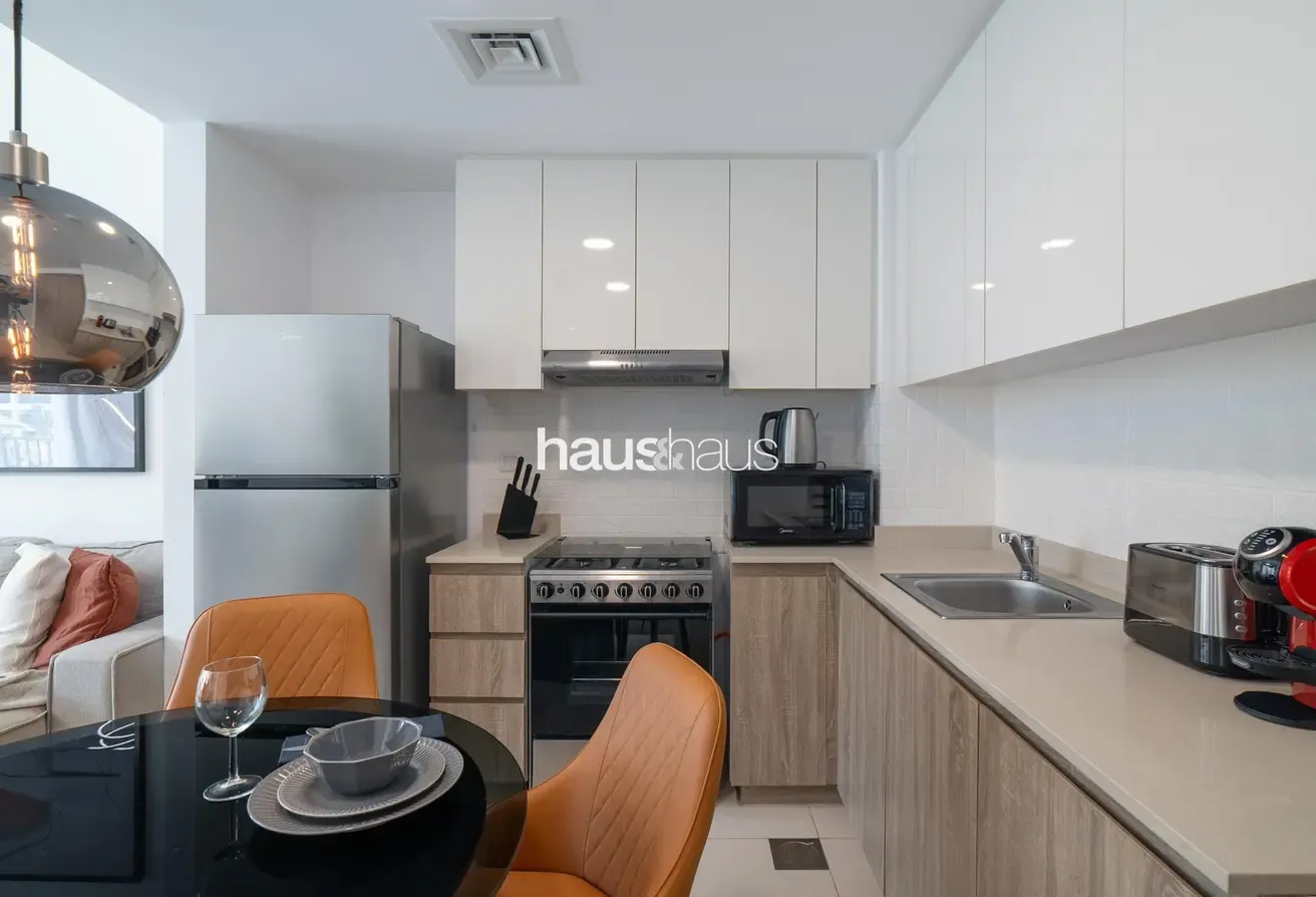 Chic 1BR | Near Park | Great Amenities