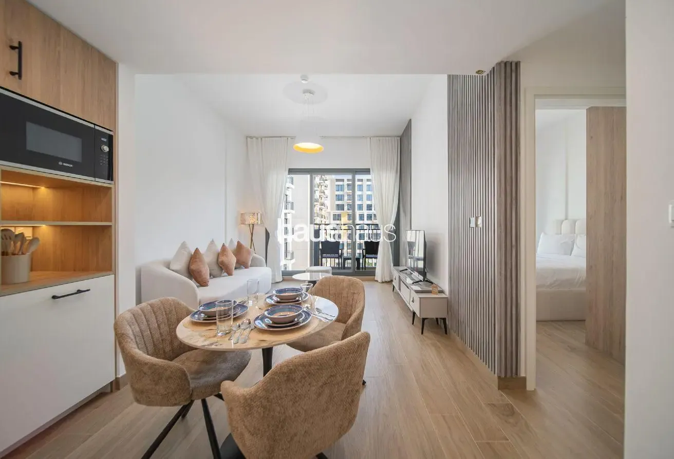 Modern and Bright | Great Facilities | Near Park
