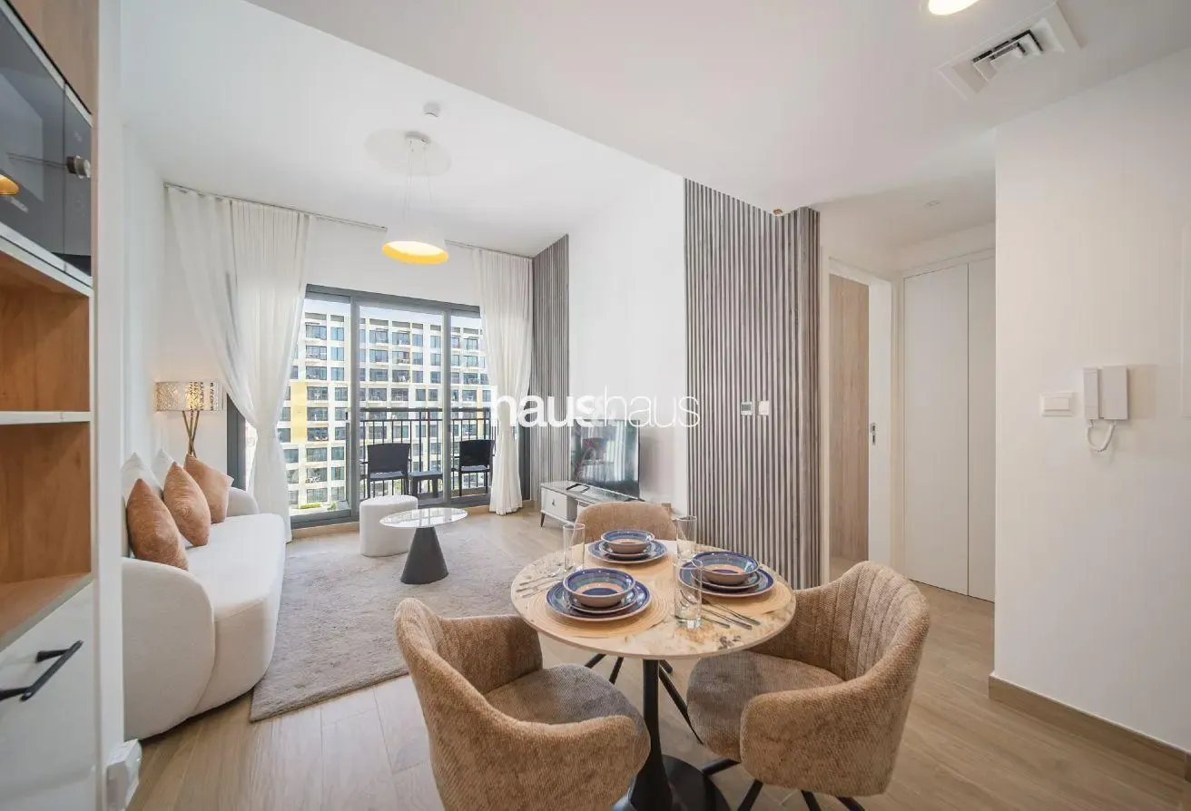 Modern and Bright | Great Facilities | Near Park