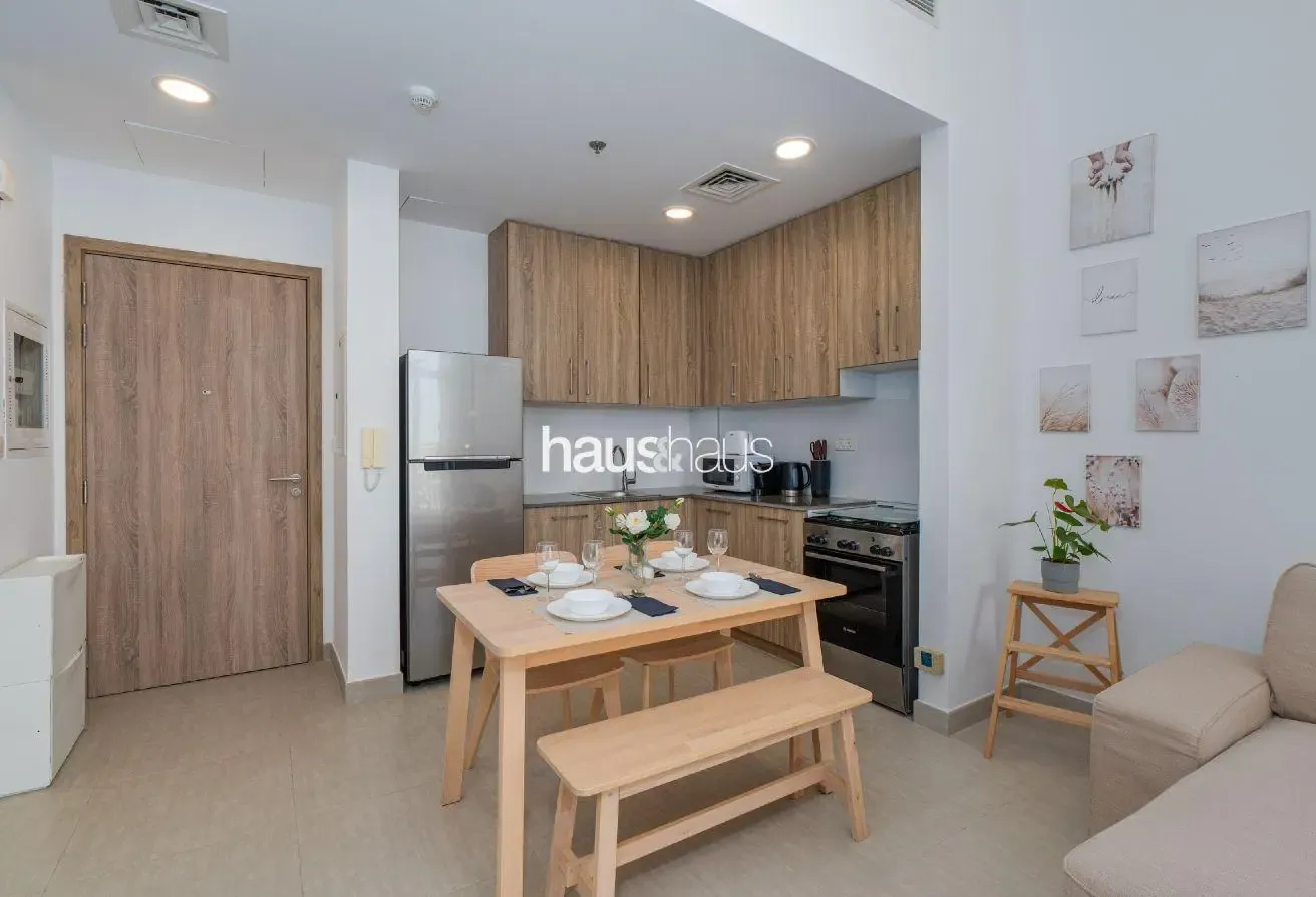 Charming Park View | Cosy | Great Neighbourhood