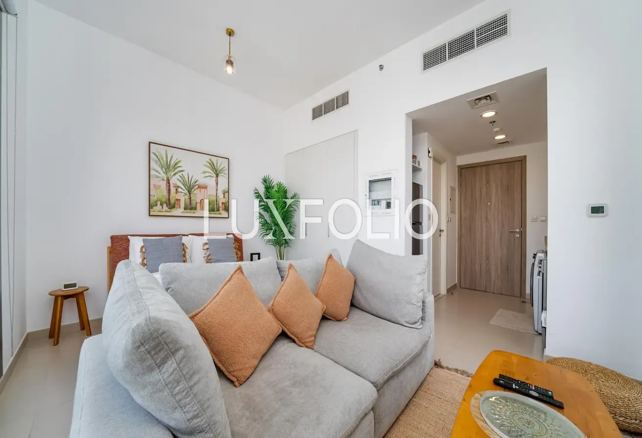 MODERN AND CLASSY STUDIO GREAT AMENTIES IN TOWN SQUARE AVAILABLE NOW