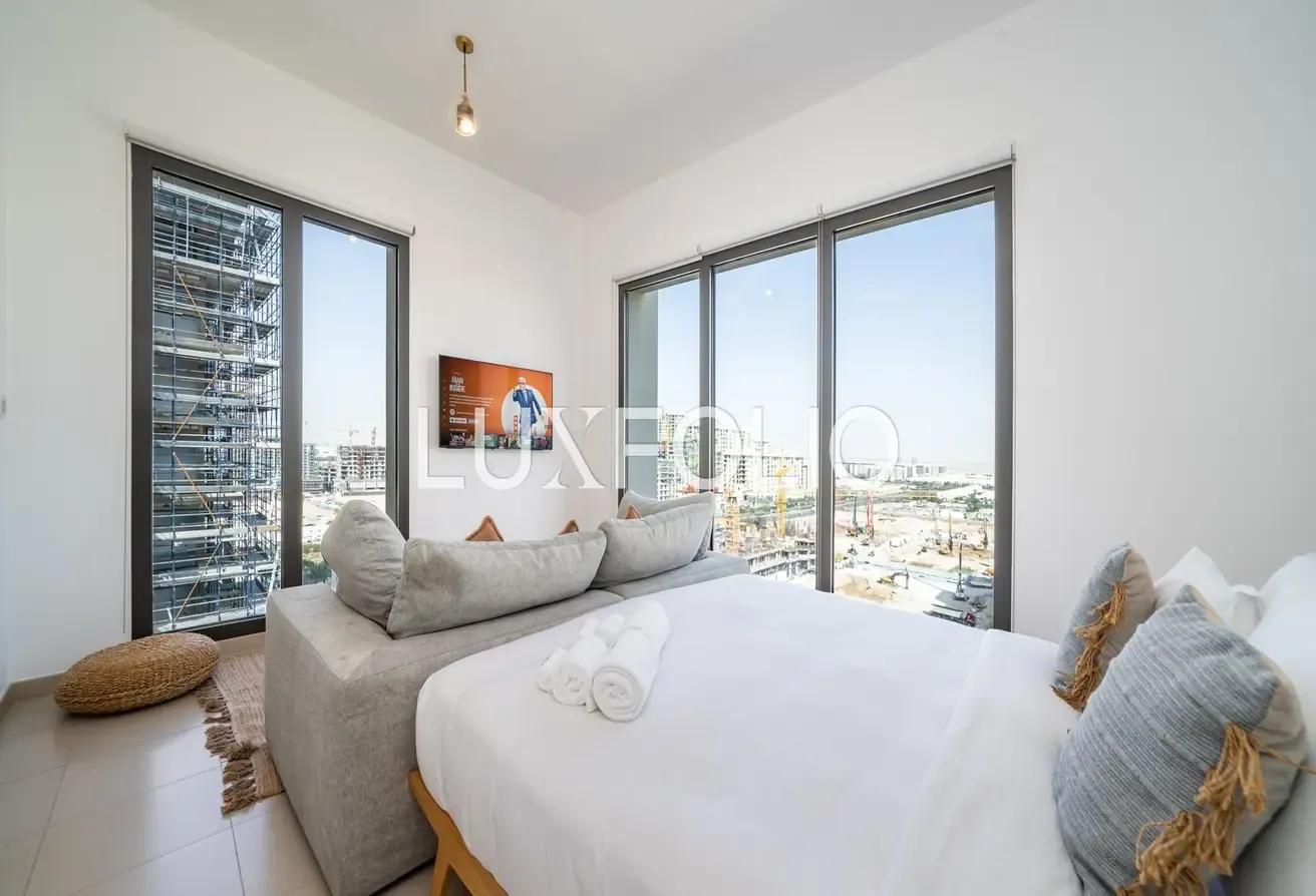 MODERN AND CLASSY STUDIO GREAT AMENTIES IN TOWN SQUARE AVAILABLE NOW