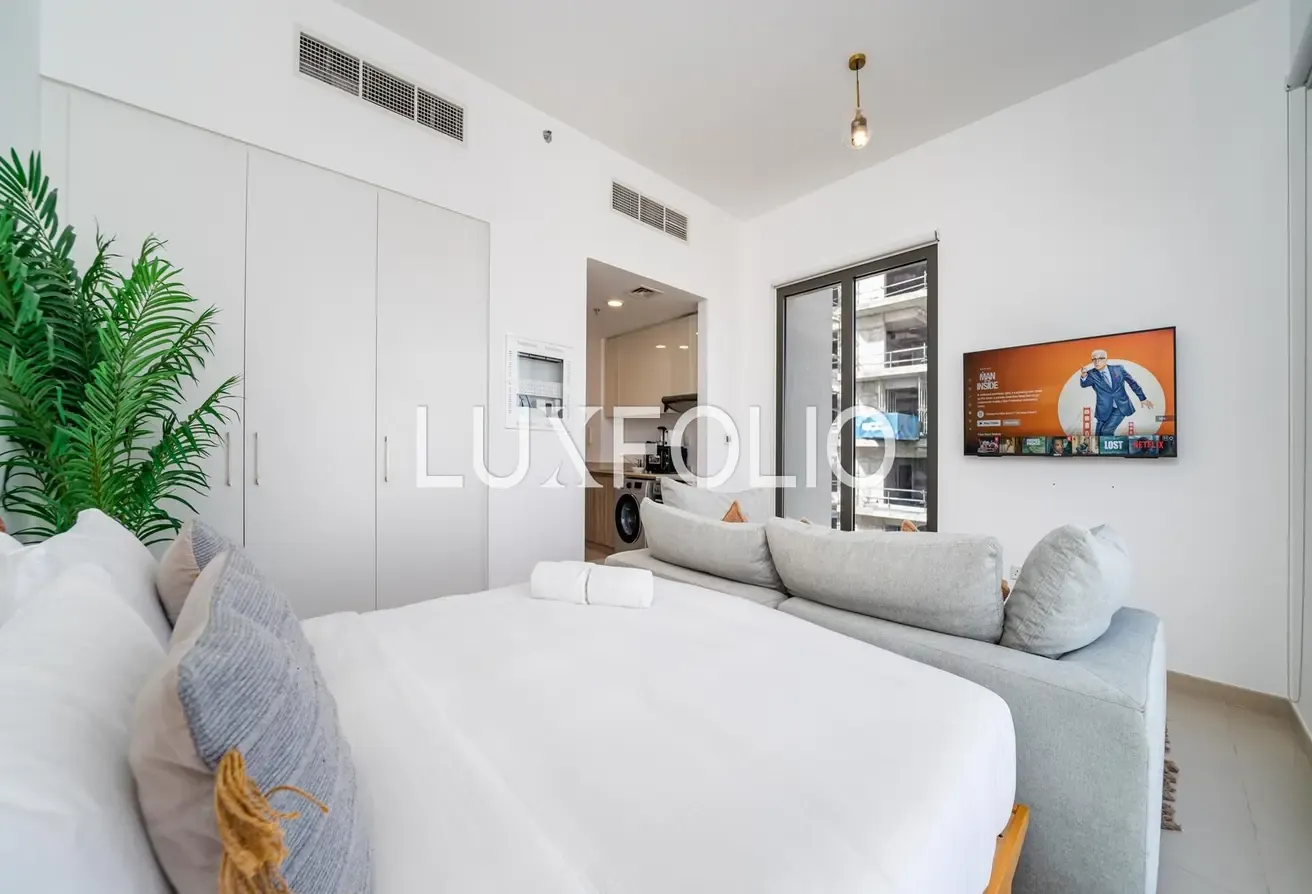 MODERN AND CLASSY STUDIO GREAT AMENTIES IN TOWN SQUARE AVAILABLE NOW