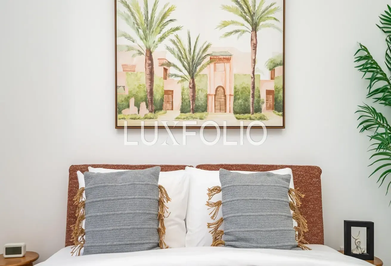 MODERN AND CLASSY STUDIO GREAT AMENTIES IN TOWN SQUARE AVAILABLE NOW